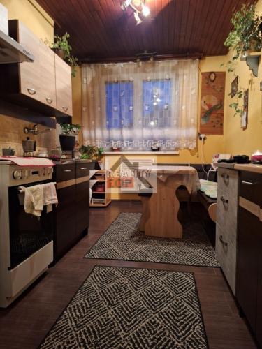 Reality Rodinný dom s terasou, 2 garáže a veľký dvor