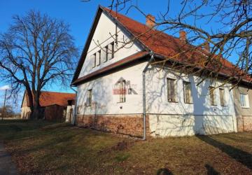 Reality V malebnej dedinke rodinný dom na bývanie, na víkendy, Orávka