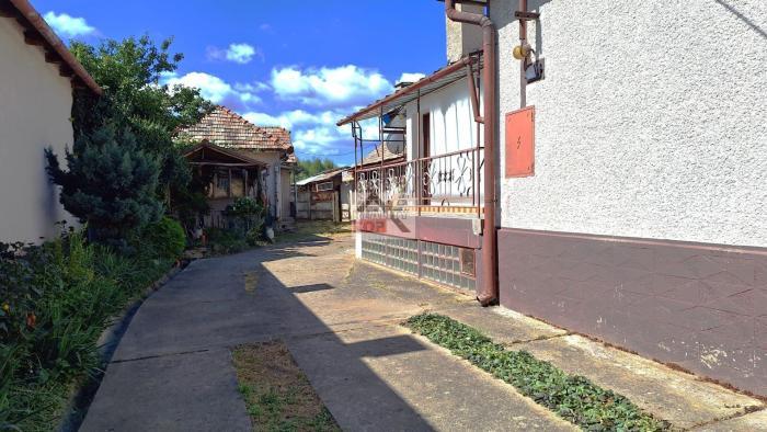 Reality Rodinný dom 1+3 s ústredným kúrením + vedľajšie stavby