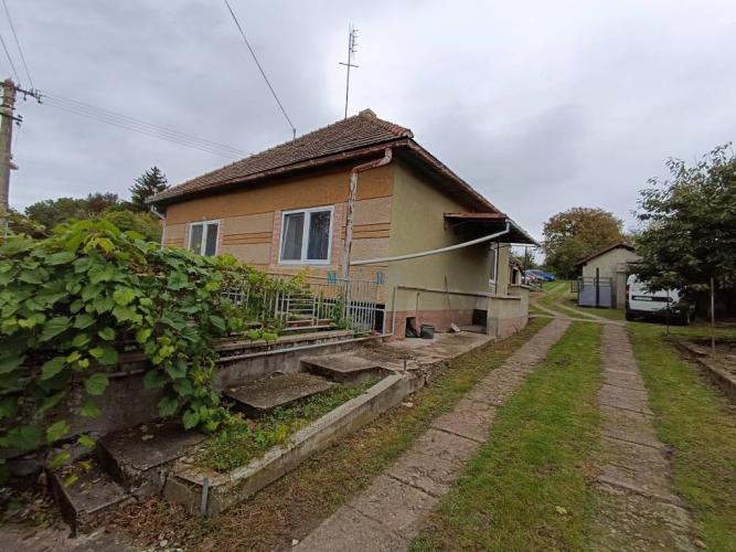 Reality MAXFIN REAL - predaj rodinného domu - Malé Kozmálovce