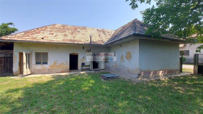 Reality ZNÍŽENÁ CENA --- na predaj rodinný dom v obci Plavé Vozokany - postavený na pozemku o výmere 