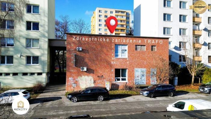 Reality NA PREDAJ | 800 m²  - Zdravotnícke zariadenie, TRAFO - sídl. III, PO