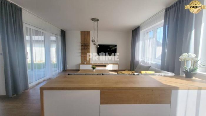 Reality MODERNÝ 4i RD, ZÁHRADKA (400 m2), 2X PARKING, Lúčna ulica, Cífer