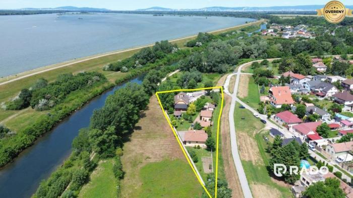 Reality RADO | 3 nehnuteľnosti na pozemku 4700m2 | Hamuliakovo