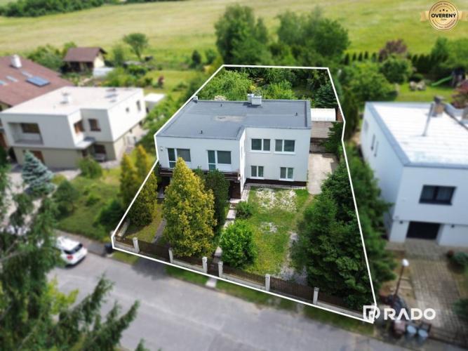 Reality RADO | DOM so záhradou a bazénom | Okružná | Nová Dubnica