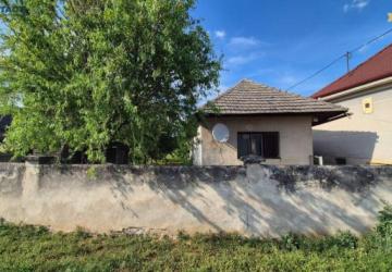 Reality Pôvodný rodinný dom na 738 m² pozemku v obci Horná Streda