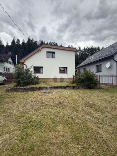 Reality 7 a viac-izbový dom dom, Ludrová