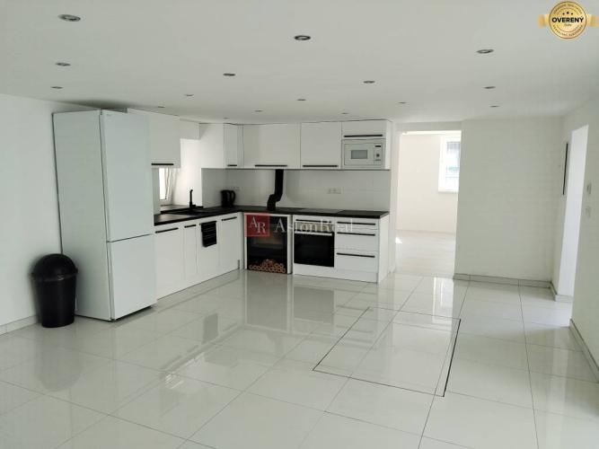 Reality Predaj:2-izbový RODINNÝ DOM s pozemkom 173 m2, Turč. Kľačany