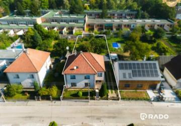 Reality RADO | 8i RD s dvoma garážami a záhradou 974m2 | Zlatovce