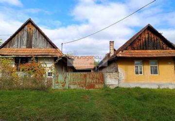 Reality Ponúkame na predaj dve chalupy v malebnej obci Devičany spolu s pozemkom o výmere 2979 m2