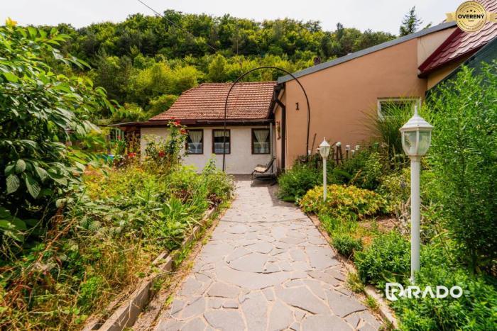 Reality RADO | REZERVOVANÉ! Na predaj rodinný dom, Bzince pod Javorinou