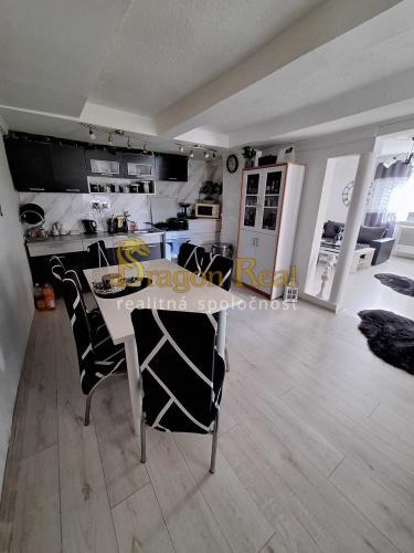 Reality PREDAJ – 2 samostatné rodinné domy – TREBIŠOV