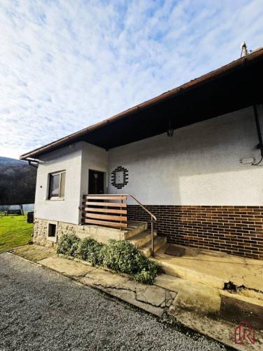 Reality Predaj rodinného domu, Medzev, Košice - okolie pozemok 938 m2