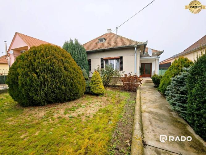 Reality RADO | Rodinný dom pri Senci na veľkom pozemku | 872 m²