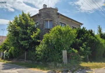 Reality Pôvodný rožný rodinný dom v obci Banka pri Piešťanoch