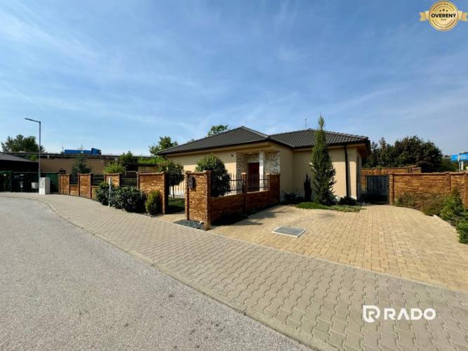 Reality RADO | Novostavba rodinného domu | 2 bytové jednotky | Záblatie