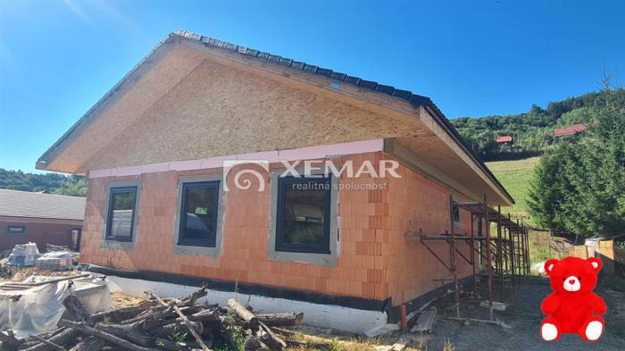 Reality PREDAJ - Rozostavaný rodinný dom Hriňová