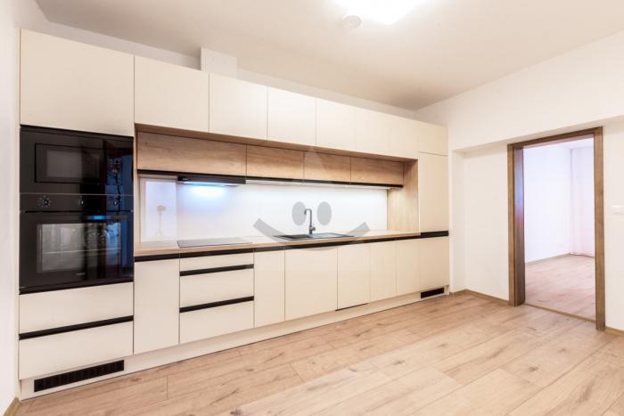 Reality dom, Martin, Centrum