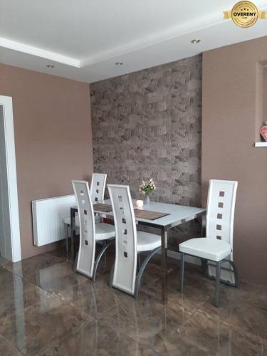 Reality Rodinný dom po rekonštrukcii Jacovce