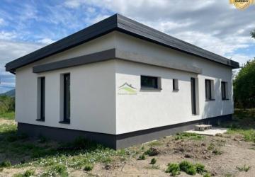 Reality Moderný NOVÝ Dom pod Lesom blízko Mesta - 135.000€, záhrada 750m2