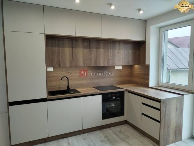 Reality Prenájom:Prerobený 5-izb. RODINNÝ DOM, pozemok 547 m2, Martin - Podháj