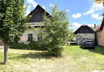 Reality Rodinné domy s gankom na krásnom pozemku-v centre Detvy, jeden majiteľ