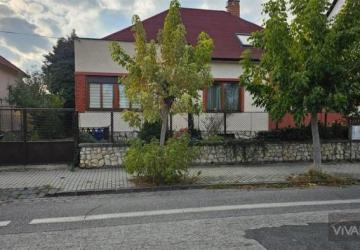 Reality VIVAREAL* PREDANÉ!  Veľký 5 izb. RD, terasa, garáž, pozemok 719 m2, SPIEGELSAL, Trnava