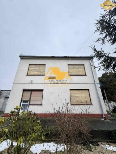 Reality Predám rodinný dom s garážou v obci Dvory nad Žitavou