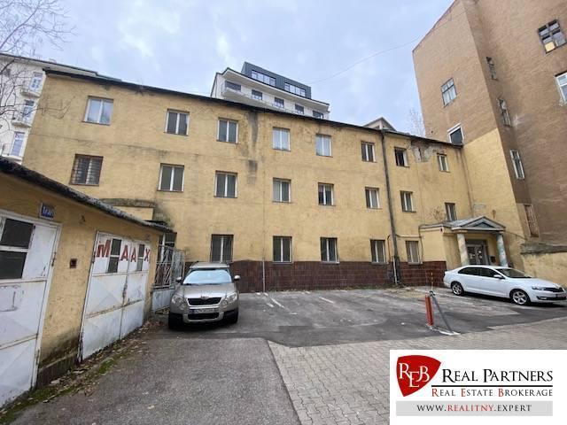 Reality REB.sk budova v centre mesta na predaj 800 m2 UP, BA I, Staré mesto