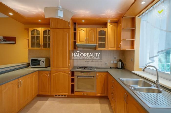 Reality Prenájom, rodinný dom Cífer, s kompletným zariadením a vybavením - EXKLUZÍVNE HALO REALITY