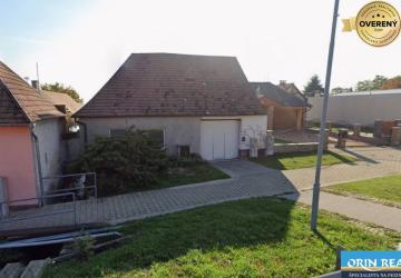 Reality Častá RD s čiastočnou rekonštrukciou a veľkým pozemkom 2934m2