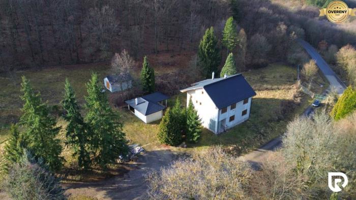 Reality RADO | Rodinné sídlo s pozemokom 7919m2 | Jedľové Kostoľany