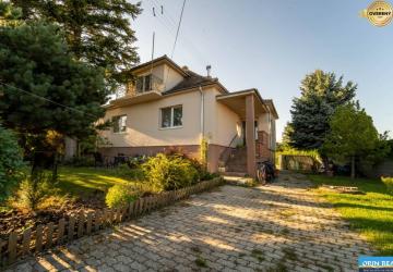 Reality Na predaj rodinný dom s rozľahlým pozemkom 1788m2 MODRA