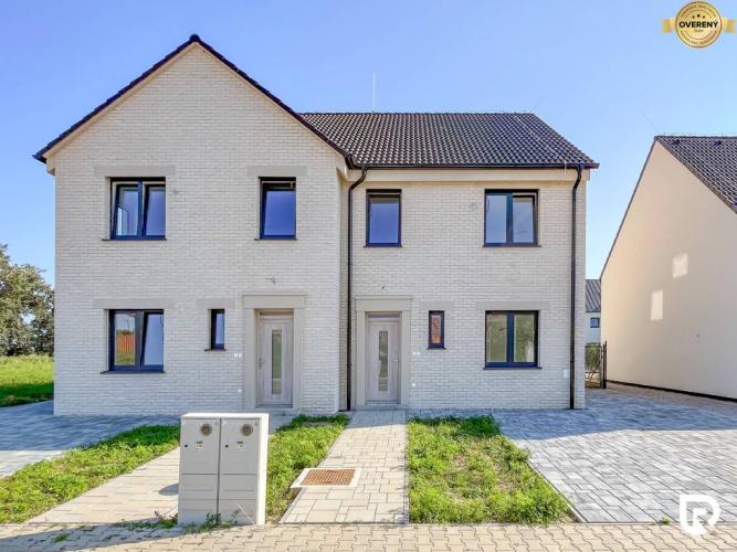 Reality RADO | 5-izbový dom s predzáhradkou pre rodiny v pokojnej zóne