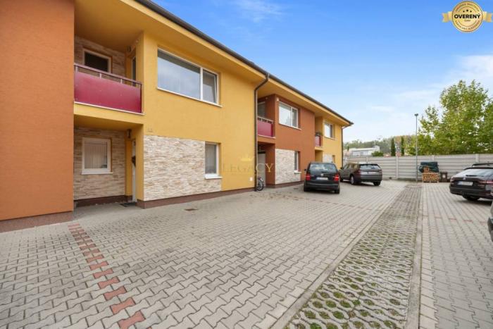 Reality 4-izb. rodinný dom s terasou a záhradou v pokojnej ulici – Bernolákovo