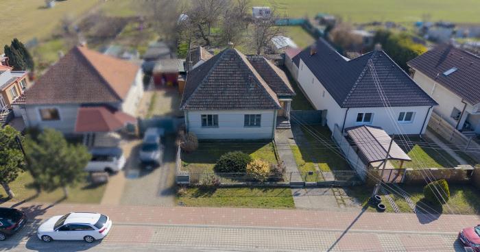 Reality PNORF – Rodinné sídlo s dušou, garážou a 900 m2 pozemkom v Žlkovciach