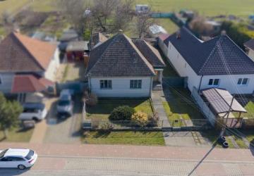 Reality PNORF – Rodinné sídlo s dušou, garážou a 900 m2 pozemkom v Žlkovciach