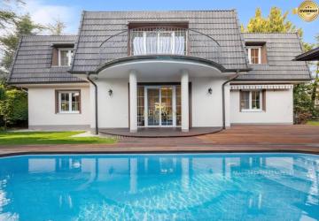 Reality Reprezentatívny rodinný dom s bazénom v prestížnej časti Ivanky
