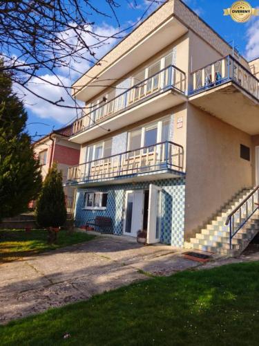 Reality Dvojgeneračný rodinný dom Prašice