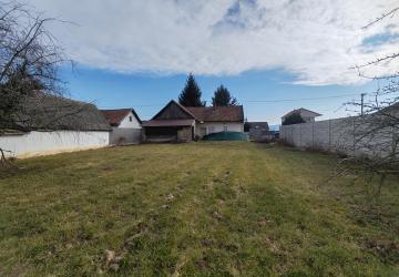 Reality Kamanová - dom s pekným pozemkom