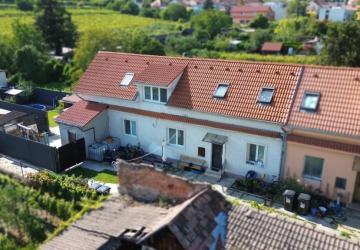 Reality RADO | 5-izbový dom 194m2 + pozemok 165m2 | Svätý Jur