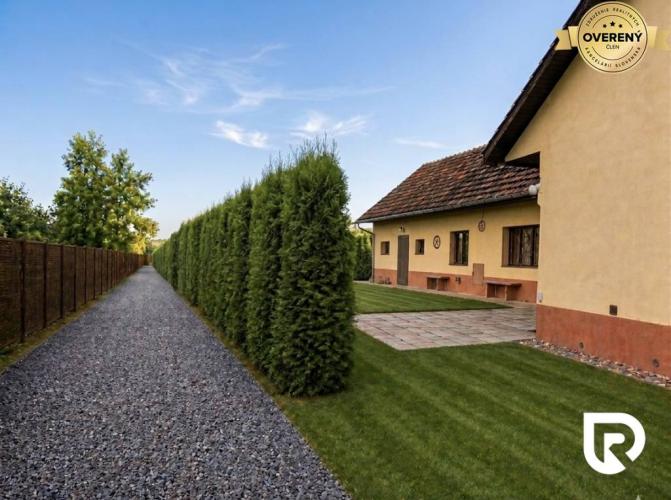 Reality RADO | IBA U NÁS! Na predaj RD s pozemkom 500 m2-Trenč. Biskupice