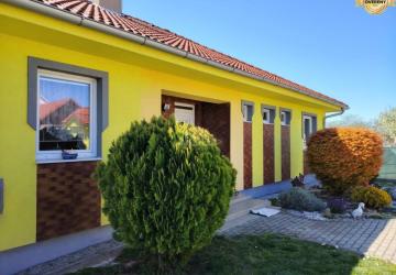 Reality Predaj 4 izb.rod.domu v obci Topoľníky,pozemok 1133 m2,bazén,sam.garáž