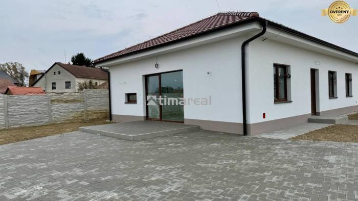 Reality TIMA Real* novostavba moderného 4i domu, Vlčany, centrum