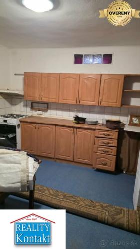 Reality Ponúkame na predaj Rodinný dom 3+1 Dvory nad Žitavou s pozemkom 954m2