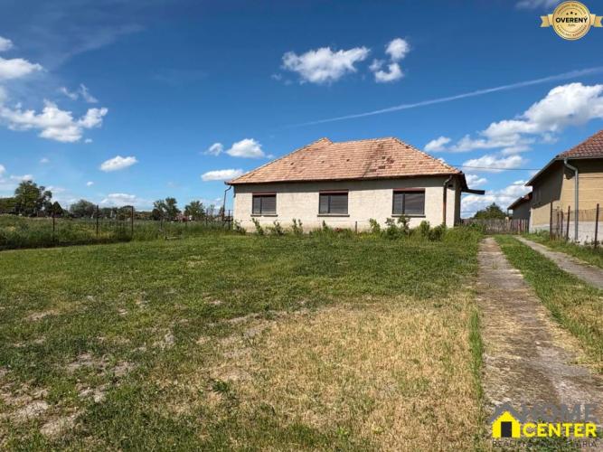 Reality NA PREDAJ starší rodinný dom s veľkým pozemkom, Zlatná na Ostrove