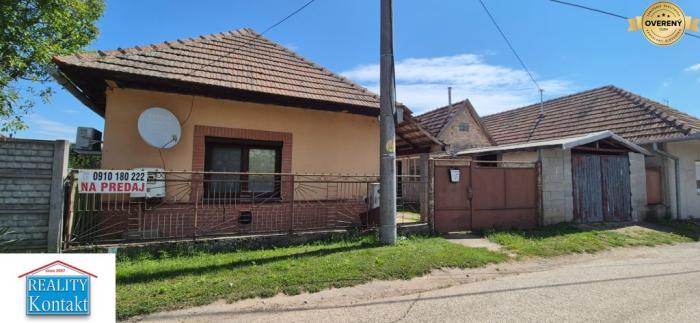 Reality Útulný rodinný dom 2+1+kúpeľňa s udržiavaným pozemkom 671m2 - Bešeňov