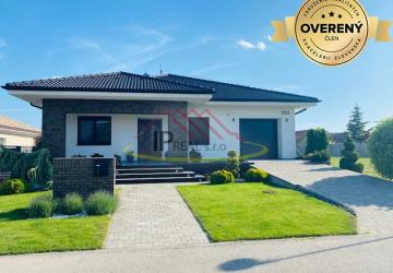 Reality Nadštandardný 4 izbový RD vo Veľkých Dvorníkoch