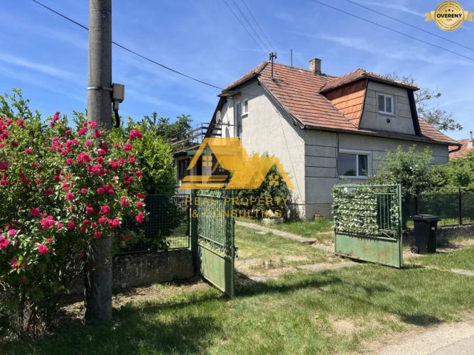 Reality Exkluzívne! Predám vidiecky dom s pozemkom v obci Bardoňovo