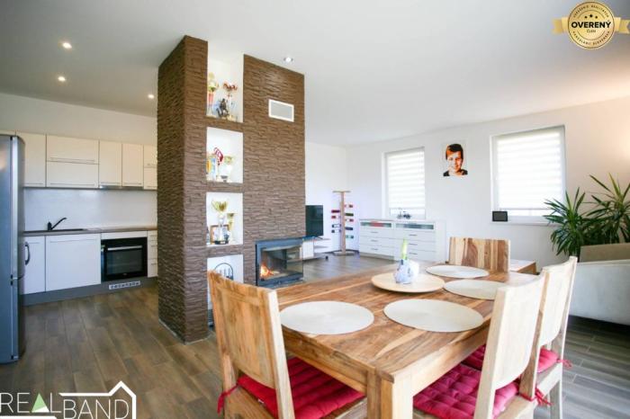 Reality PREDAJ / VÝMENA: Dva rodinné domy na priestrannom pozemku 883 m²